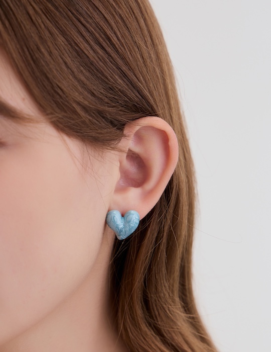 熱戀星球愛心。銀針耳環