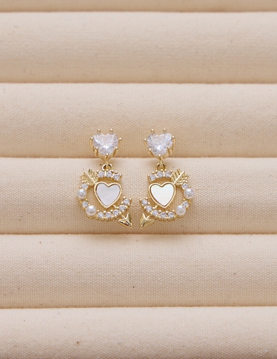 熱戀邱比特愛心。銀針耳環