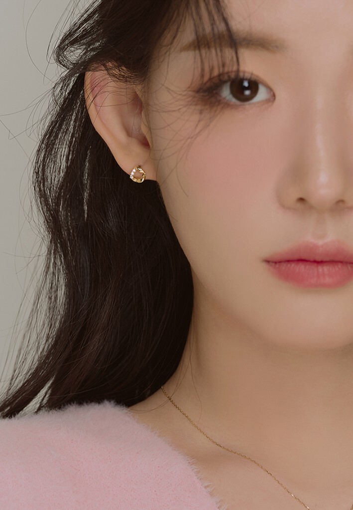 韓國WING BLING授權 14K金璨鑽流光半環耳環(LE SSERAFIM 中村一葉同款)