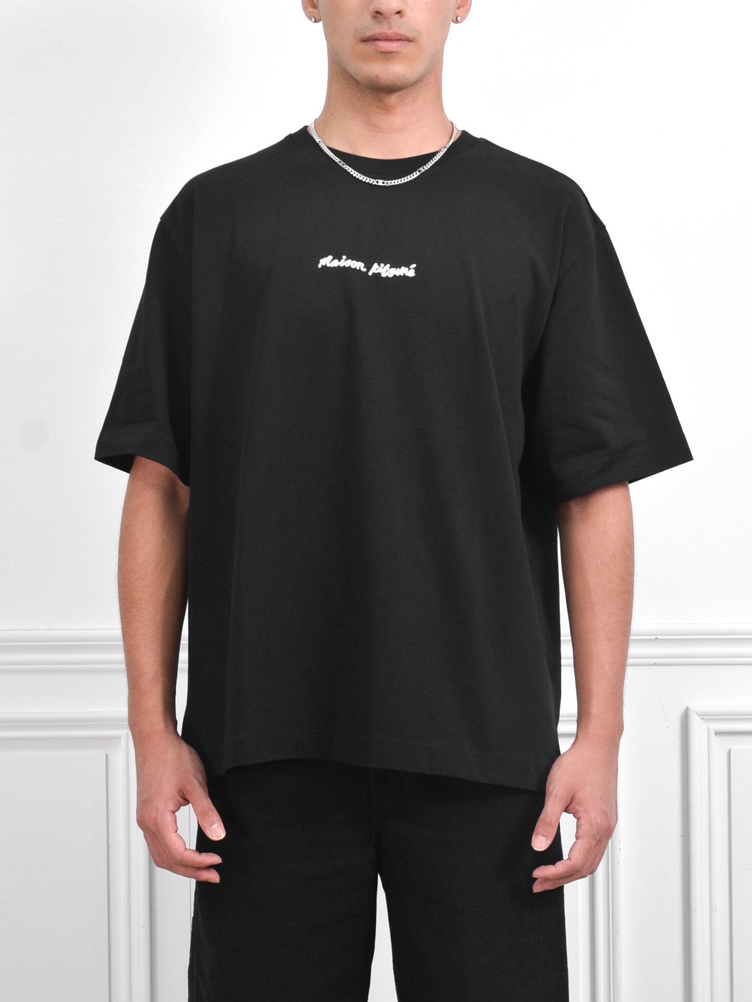 Maison Kitsune Cotton T-shirt 刺繡手寫字短袖 黑/白【OM00122KJ0119P199/OM00122KJ0119P100】