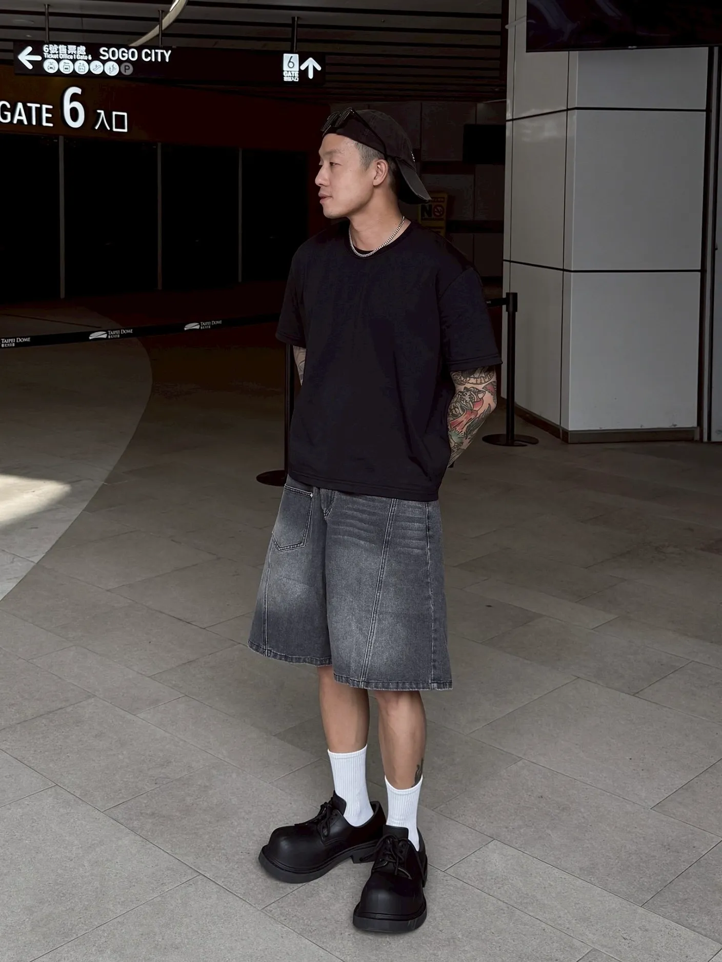 水洗 特殊 剪裁 小口袋 五分 牛仔 短褲