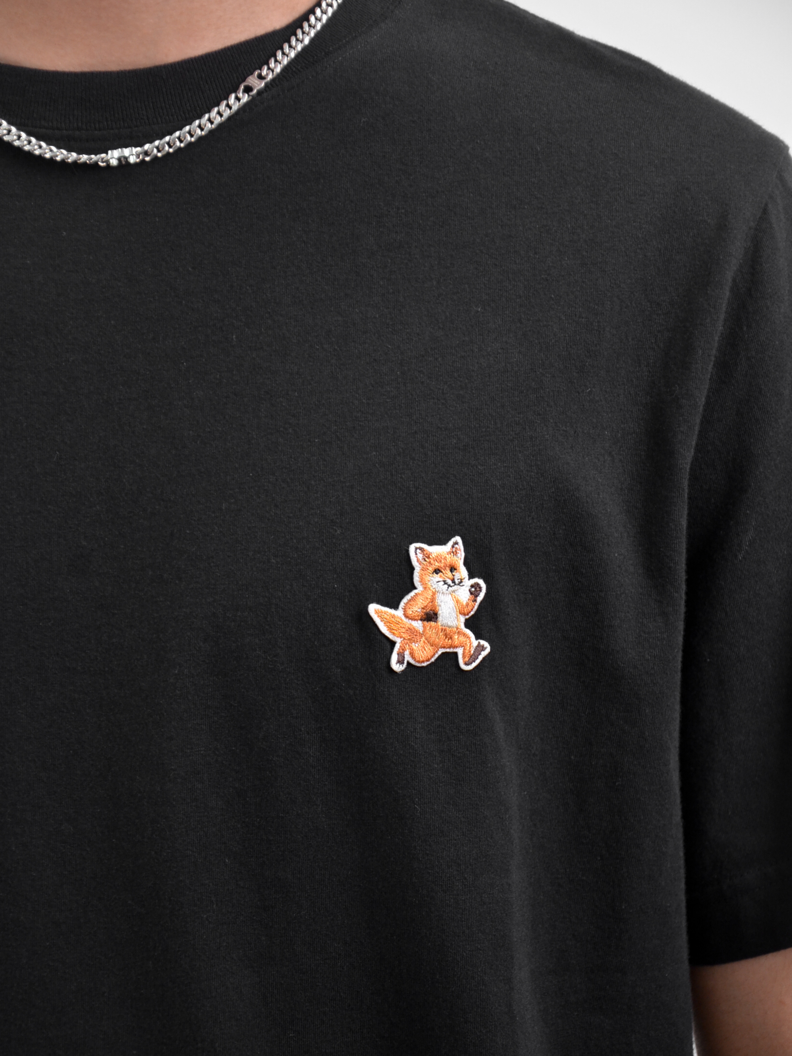Maison Kitsune Speedy Fox Patch Cotton T-Shirt 跑步狐狸刺繡短袖 黑/白/藍【MM00125KJ0008】