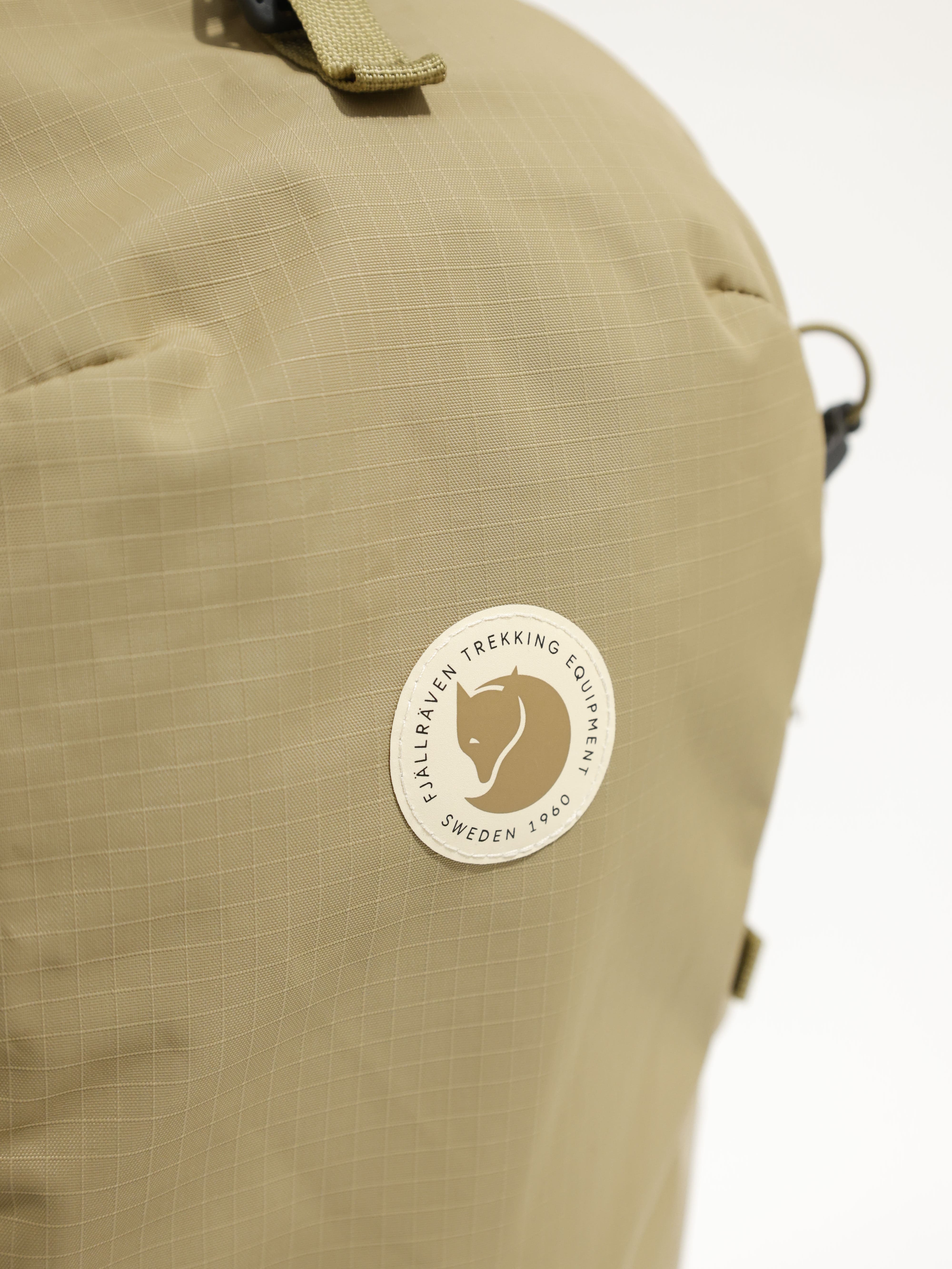 FJALLRAVEN 小狐狸  Abisko Softpack 16 後背包 FR23200307