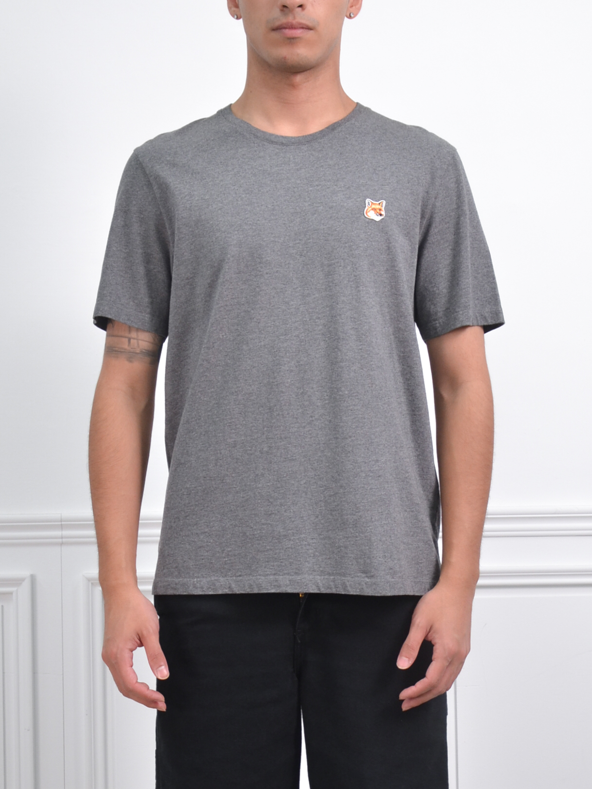 Maison Kitsune T-Shirt 刺繡狐狸頭短袖 黑/灰【LM00104KJ0008】