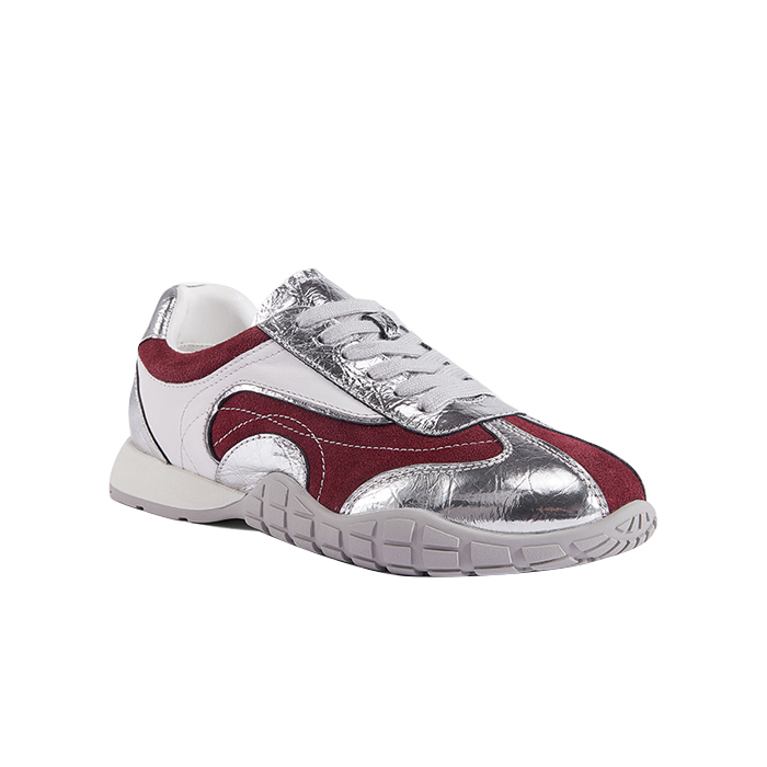 VOYAGE Leather Sneakers