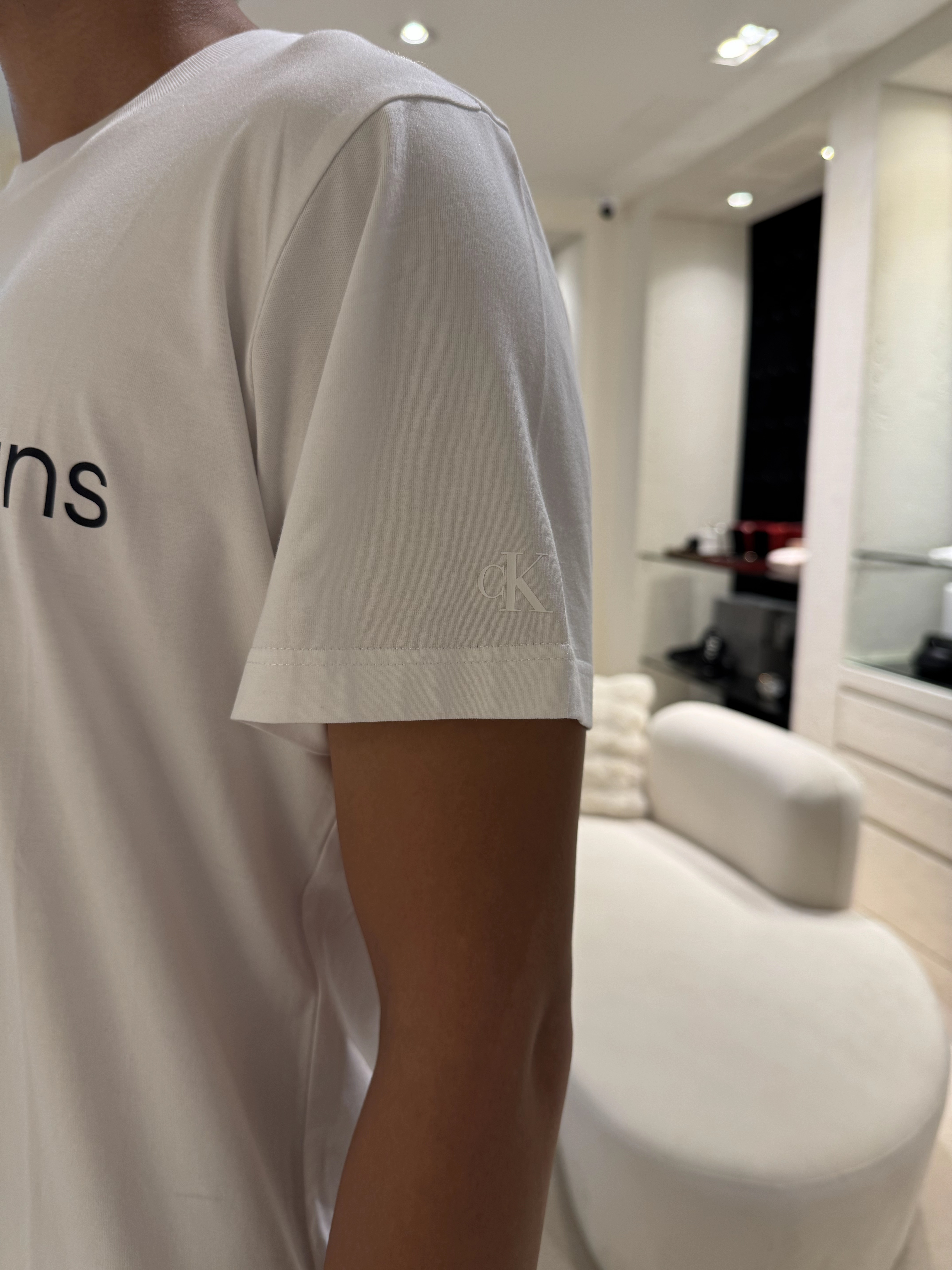 CALVIN KLEIN CK休閒經典字母印花純色短袖T-shirt M碼 男款 黑/ 白色