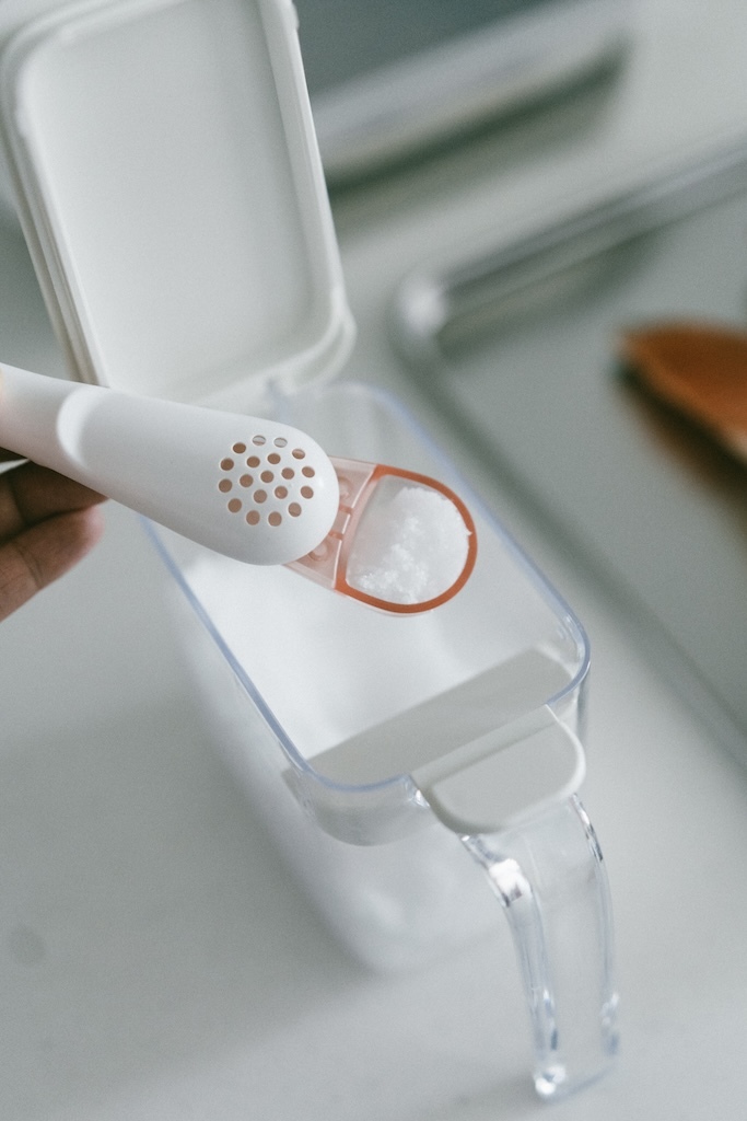 Leye日本製不沾手撒鹽撒糖器（粗鹽與精細鹽皆適用）