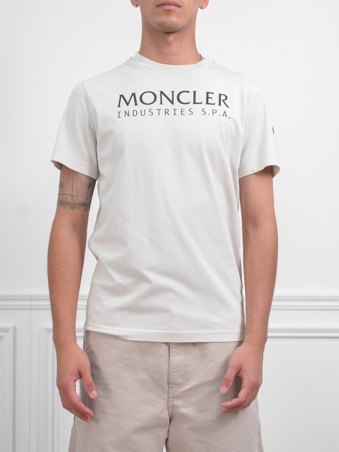 Moncler INDUSTRIES logo cotton t-shirt 字樣短袖【J20918C0001489A17999】