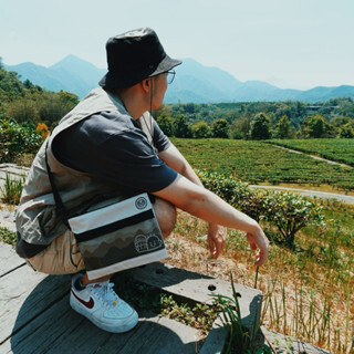 阿啾 what the camp 防潑水隨身包