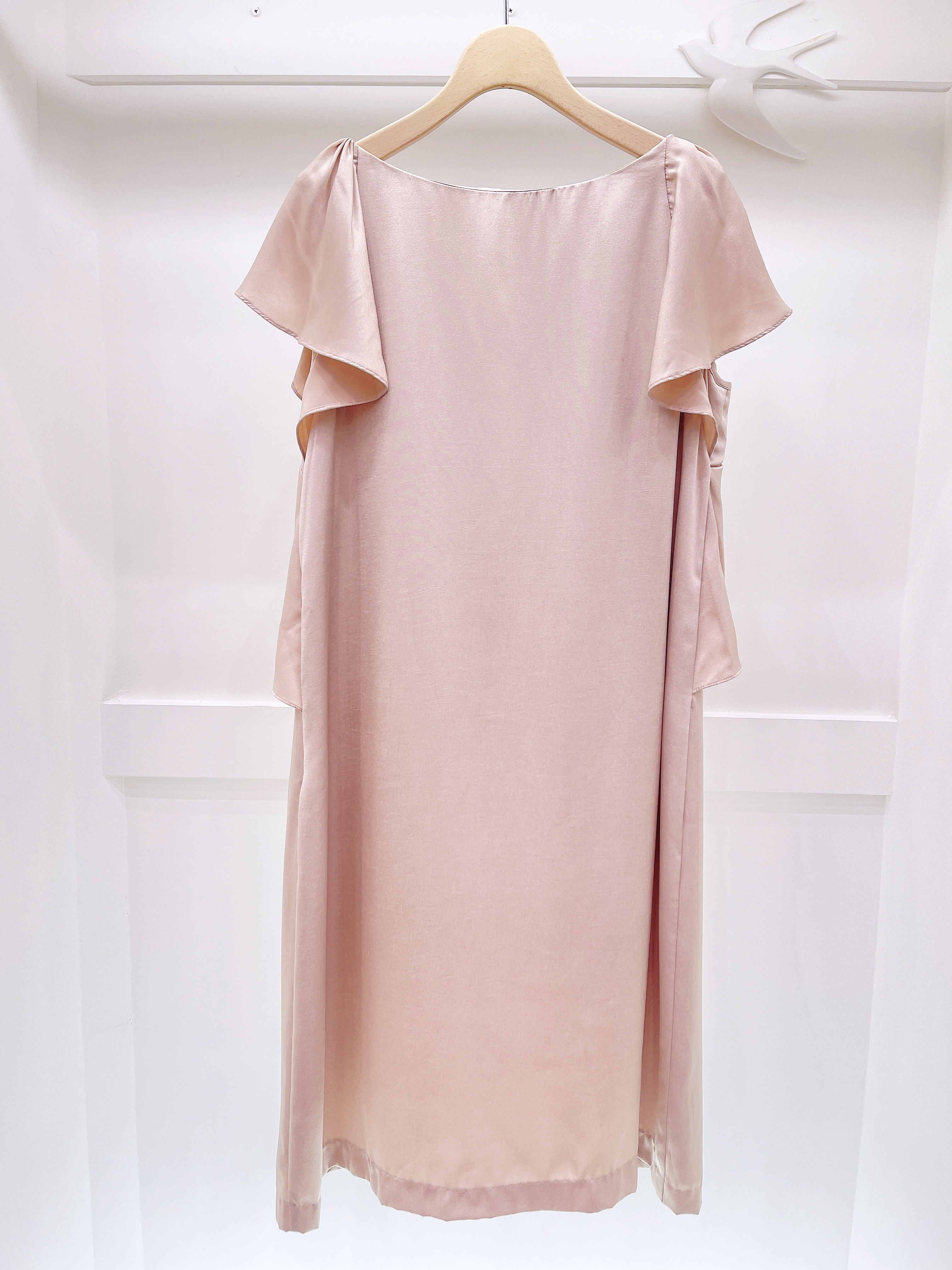 荷葉袖絲質洋裝