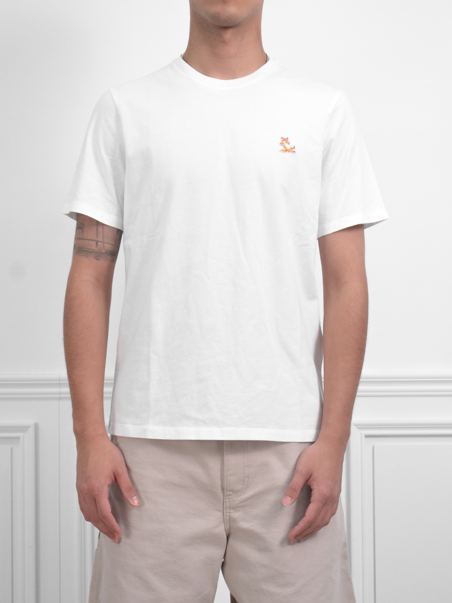 Maison Kitsune T-Shirt 放鬆狐狸刺繡短袖 黑/白【LM00110KJ0008 P199/P100】