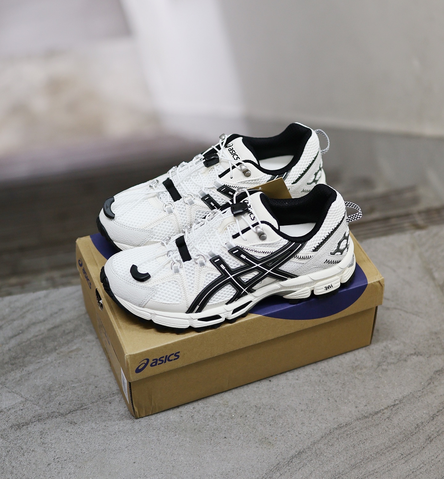 Asics Gel Kahana 8 FL White Black 白黑色