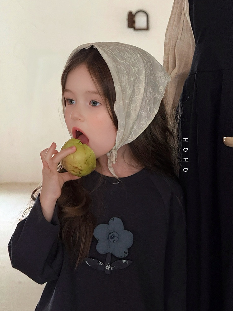 立體藏青小花上衣/碎花褲