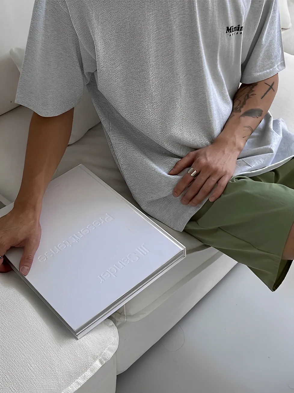 Minimal 英文 簡約 寬鬆 短袖