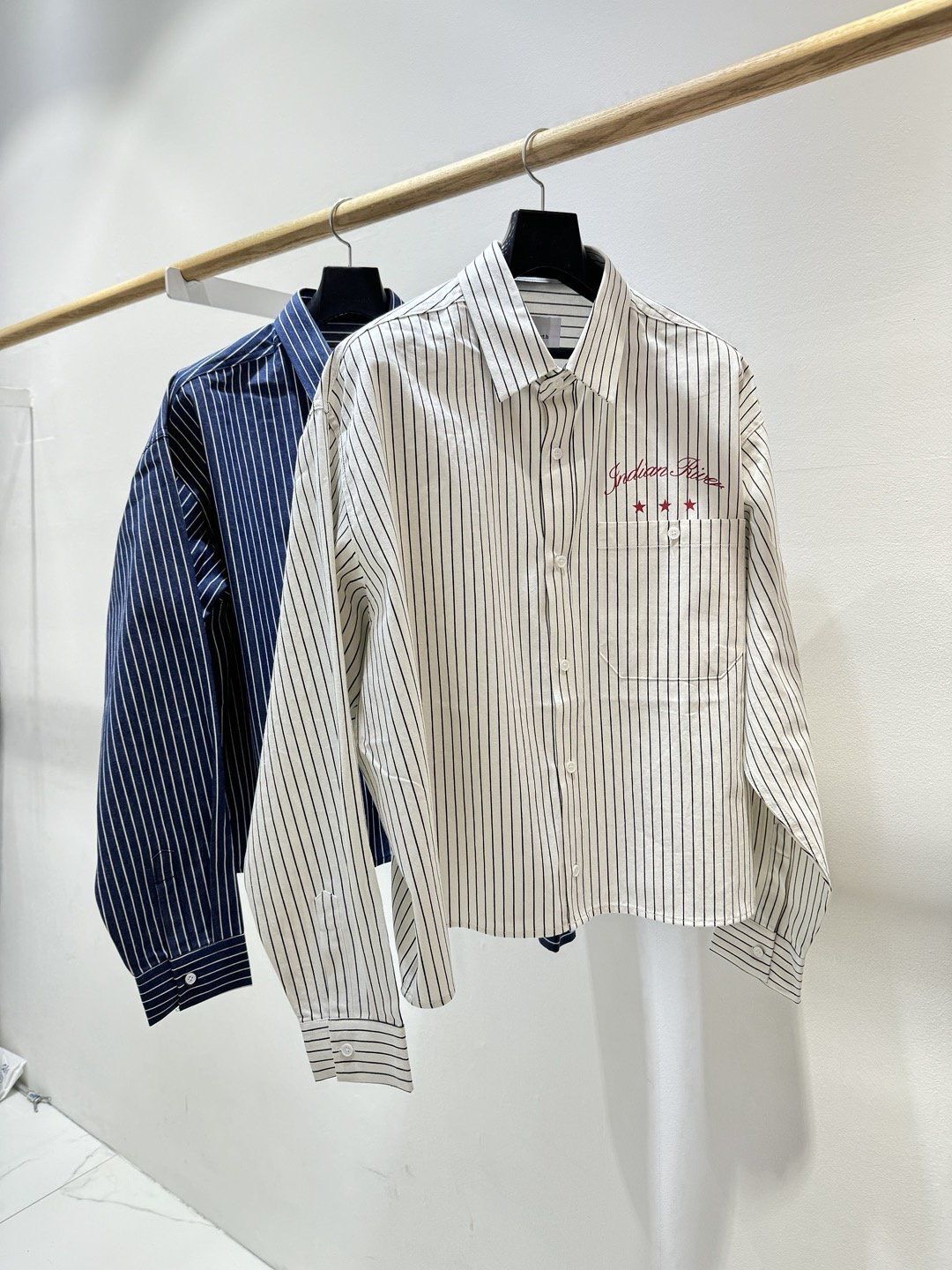 英文字直間長袖恤衫 C_y-121S