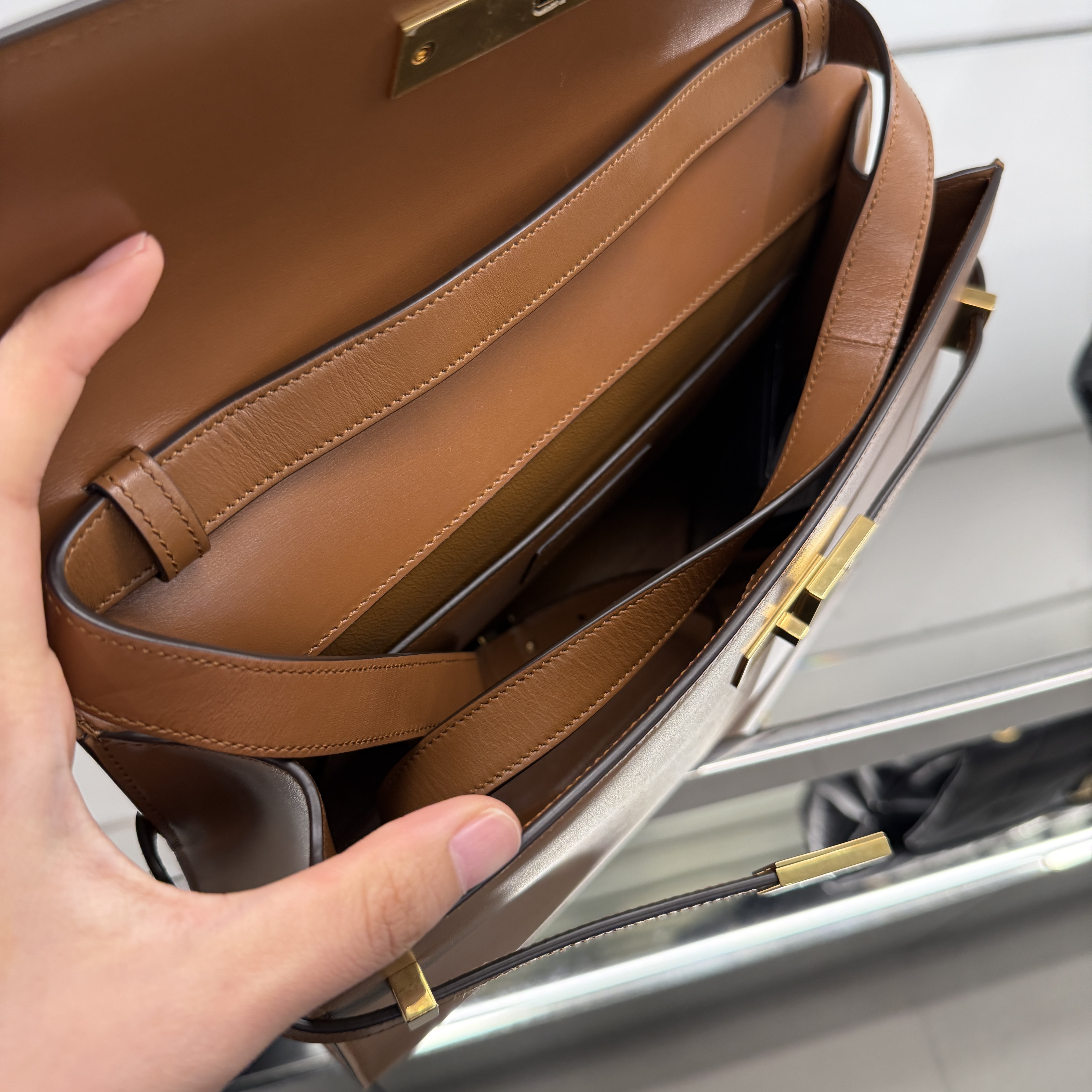 Saint Laurent YSL Manhattan Medium Shoulder bag Camel 579271