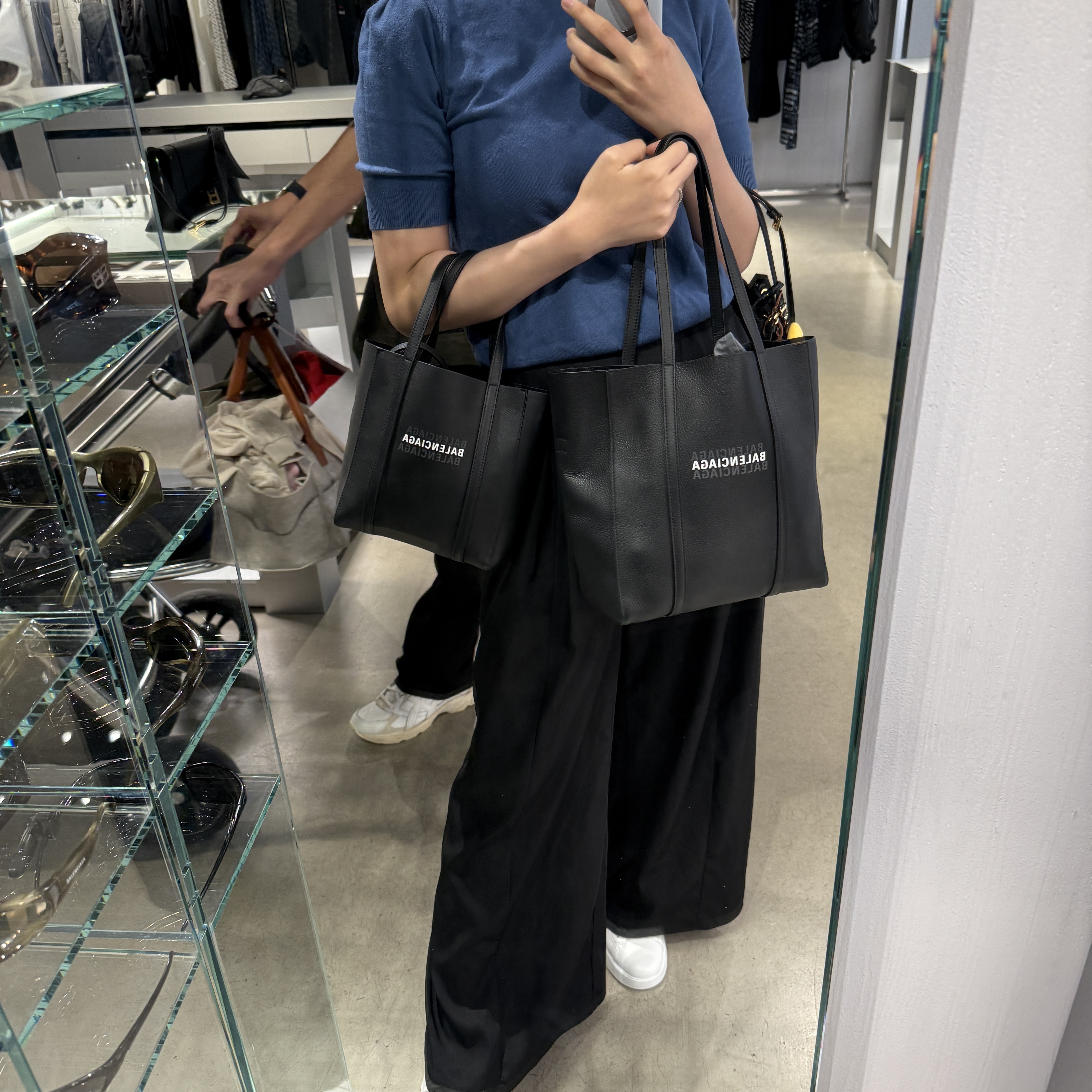 Balenciaga Everyday smooth calf XS tote bag black 551810