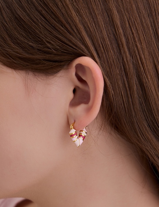 初戀粉色畫釉。銀針耳環