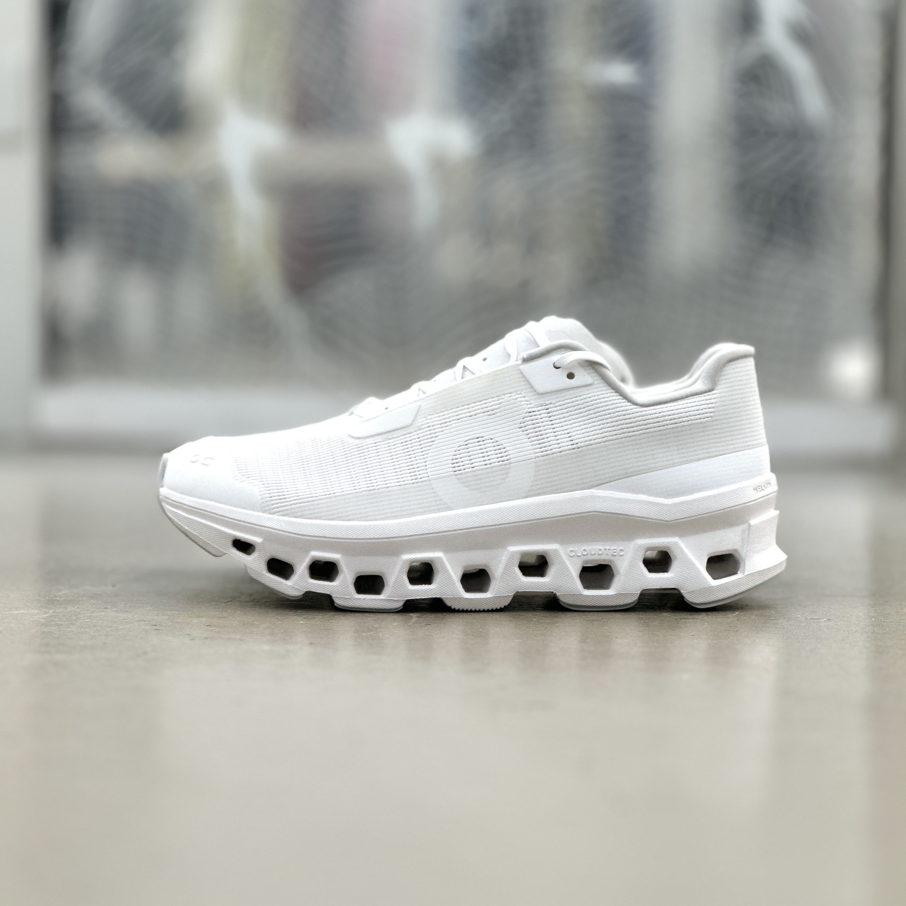 ON Cloudmonster Void White l 10671200