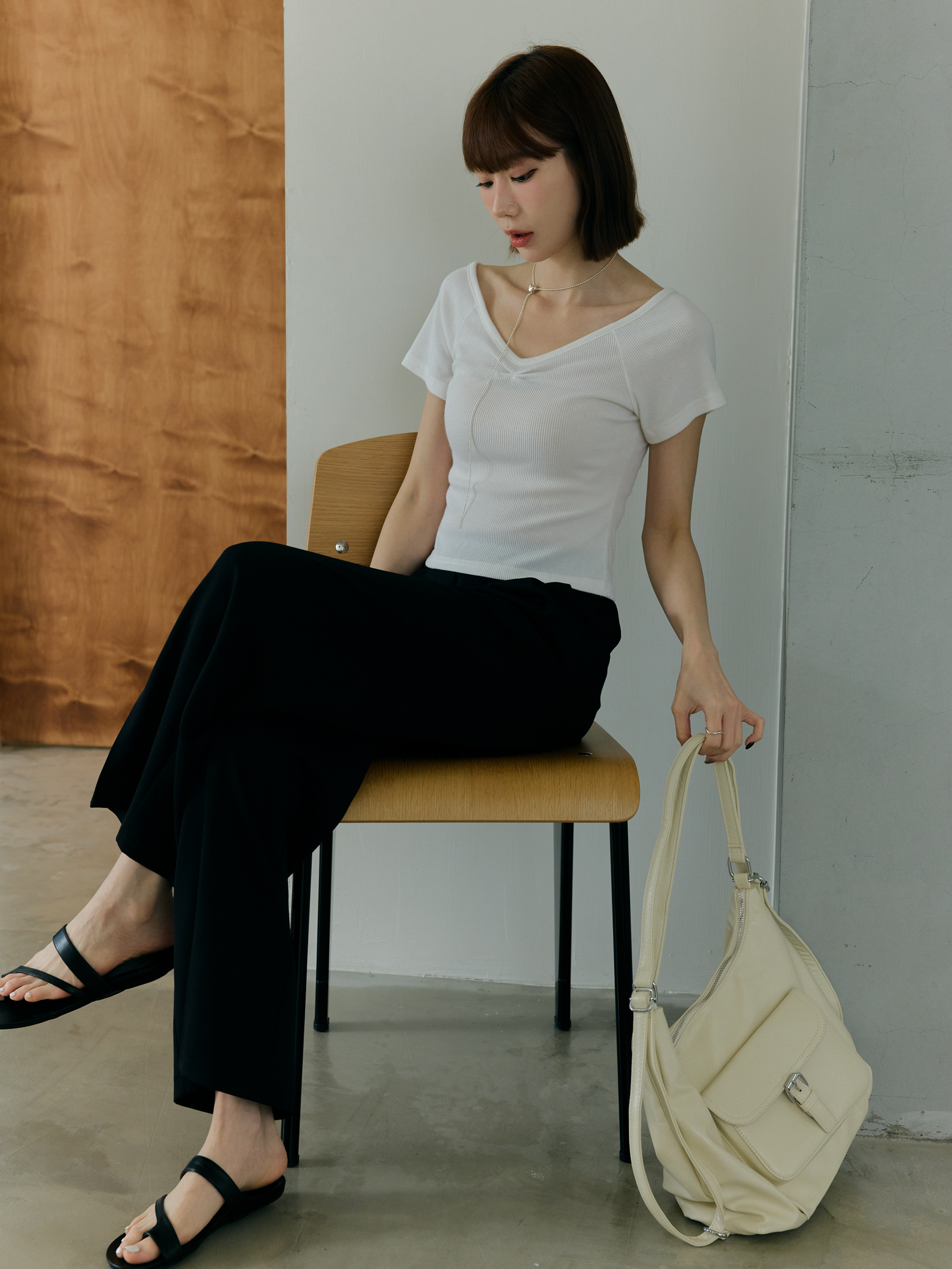 V領小抓褶修身短T