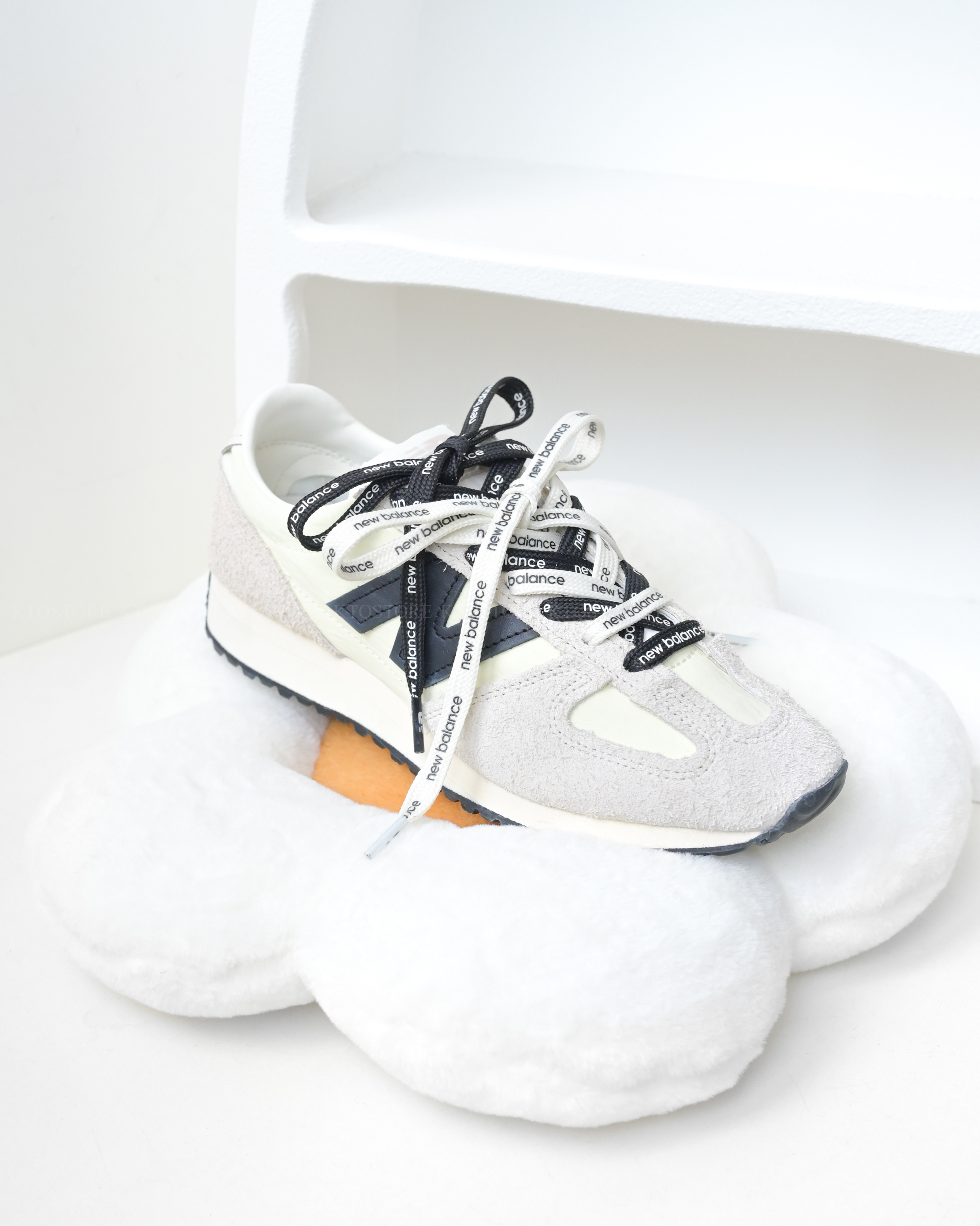 KTQ STORE ‧New Balance NB 471 海鹽白 白黑色 長毛麂皮 MIUMIU風 復古 慢跑鞋 U471AM