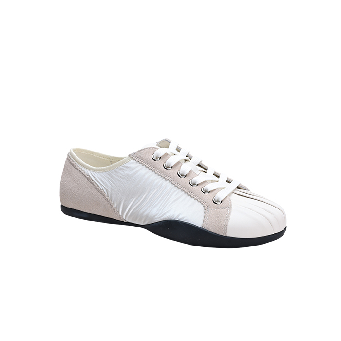 VOYAGE Gathered Sneakers