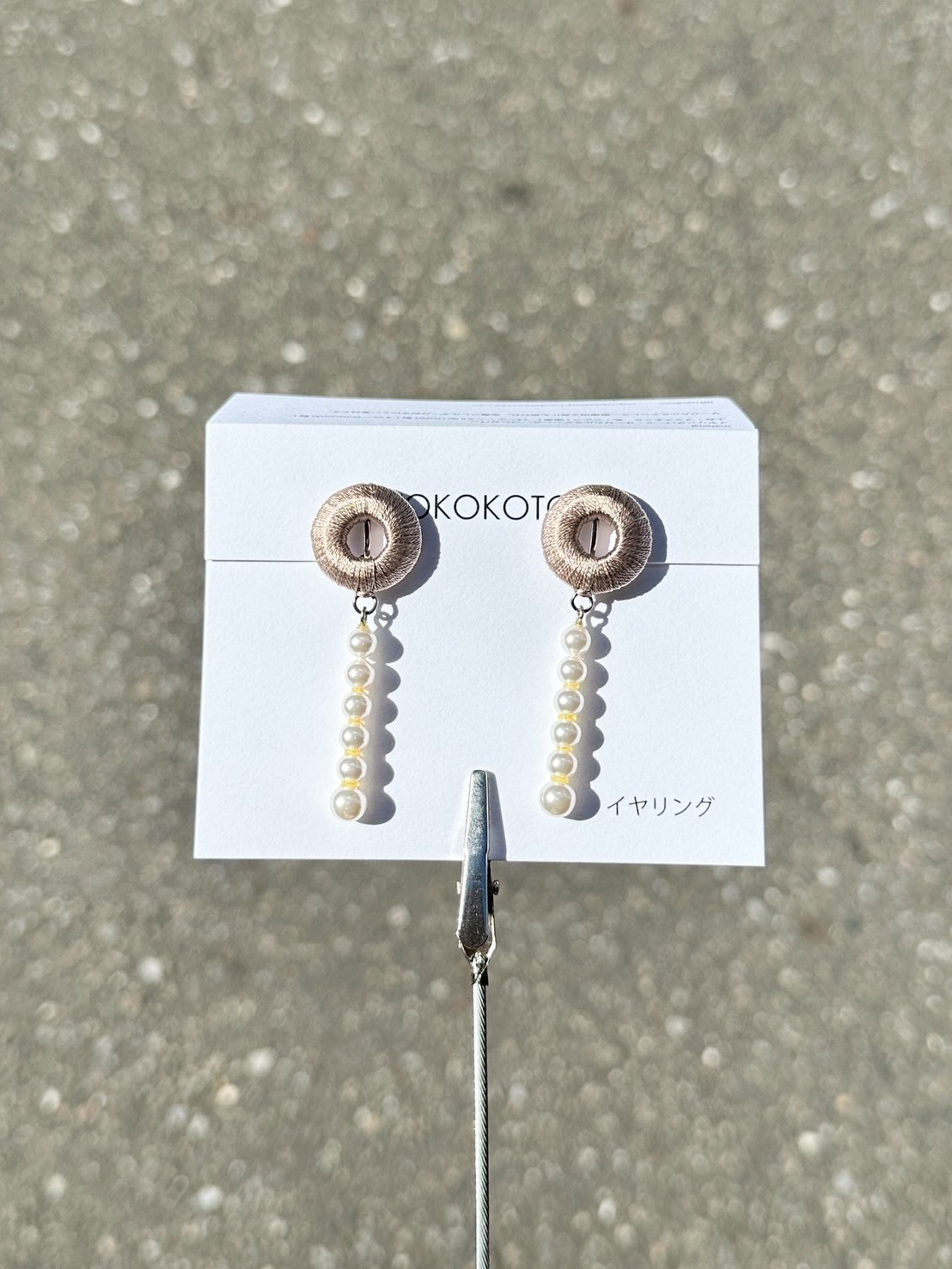 [TOKOKOTO] 刺繡圓環搖擺珍珠耳環 | 肉桂 | 耳夾 | NO.146