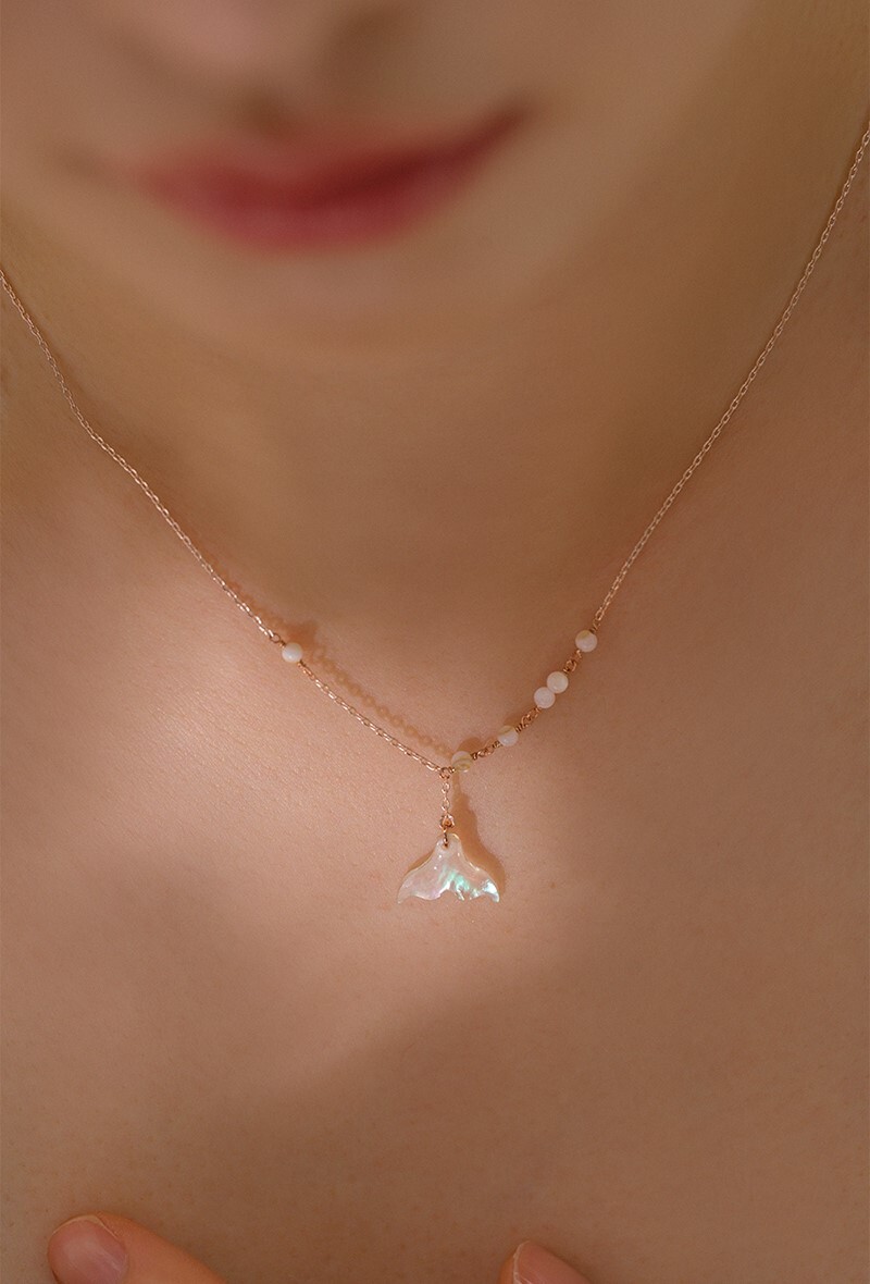 韓國WING BLING授權 14K鍍金海映月光鯨語珍珠母貝項鍊