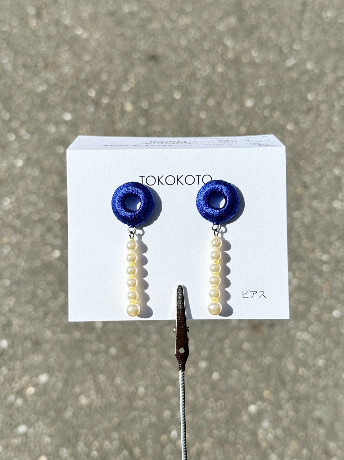 [TOKOKOTO] 刺繡圓環搖擺珍珠耳環 | 紺 | 耳針 | NO.151