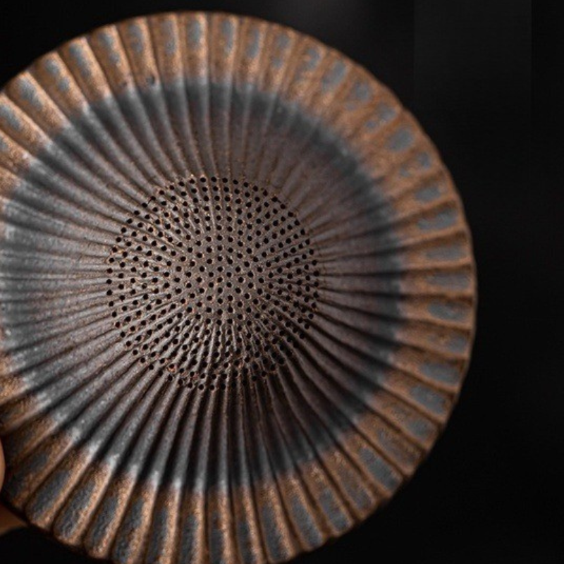 鎏金鐵釉沙彌茶漏｜一體設計【D3】