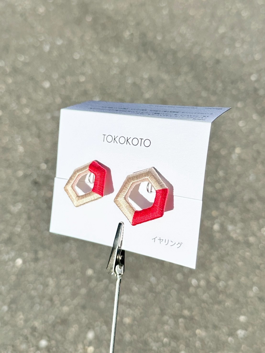 [TOKOKOTO] 刺繡多邊形雙色耳環 | 亞麻x紅色 | 耳夾 | NO.162