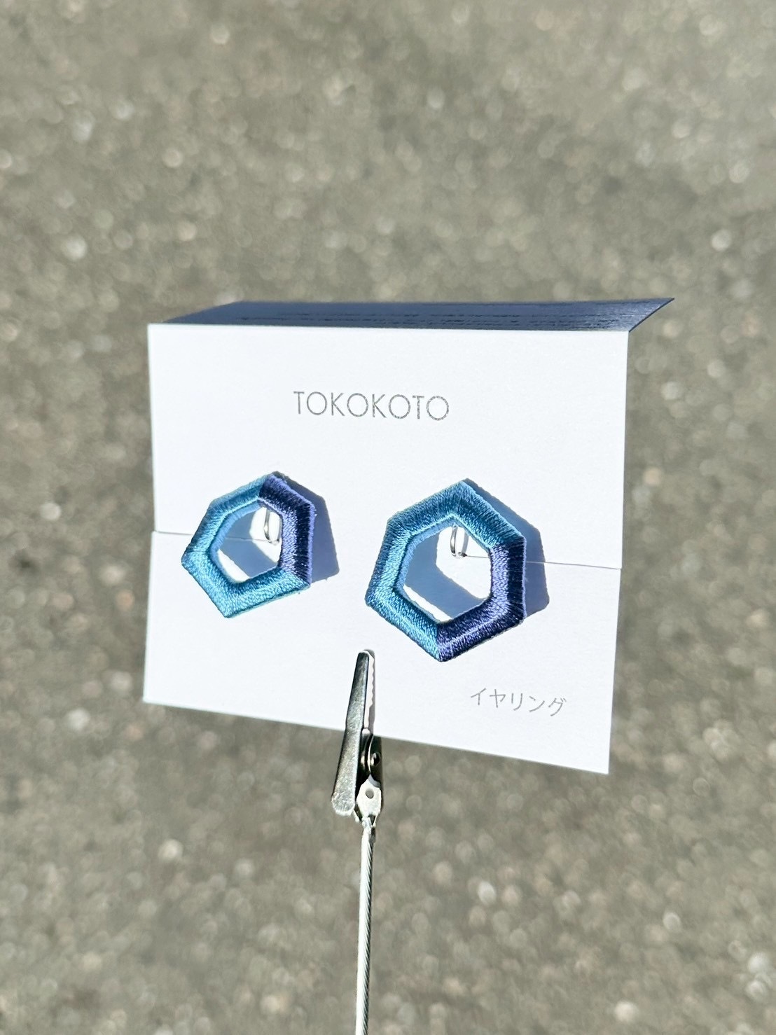 [TOKOKOTO] 刺繡多邊形雙色耳環 | 杜若x 紺青 | 耳夾 | NO.164