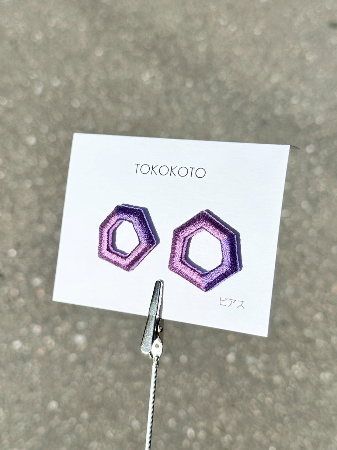 [TOKOKOTO] 刺繡多邊形雙色耳環 | 菖蒲x董色 | 耳針 | NO.167