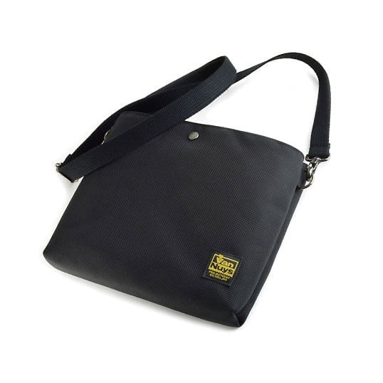 VanNuys D876 薄身輕盈版斜背包