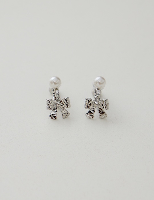 氣質珍珠菱格蝴蝶結。夾式耳環 (銀)