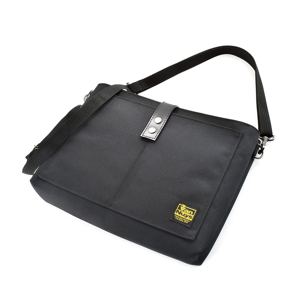 VanNuys E569 薄身輕盈版斜背包