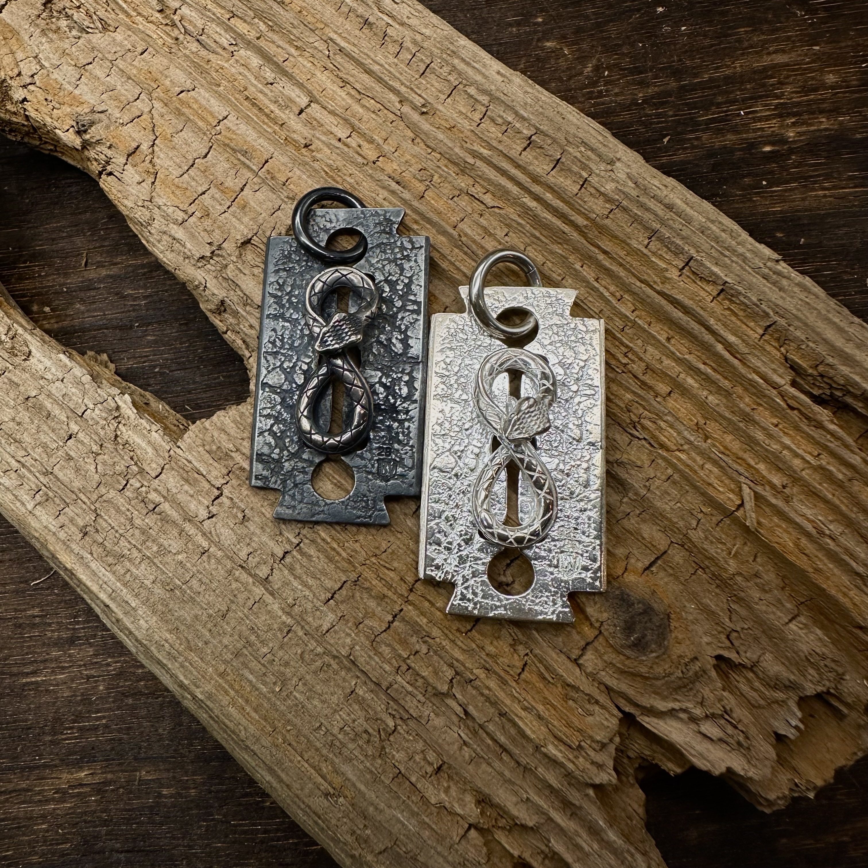 *Black Venom Jewelry- Freedom & Prayer *純銀蛇刀片吊墜