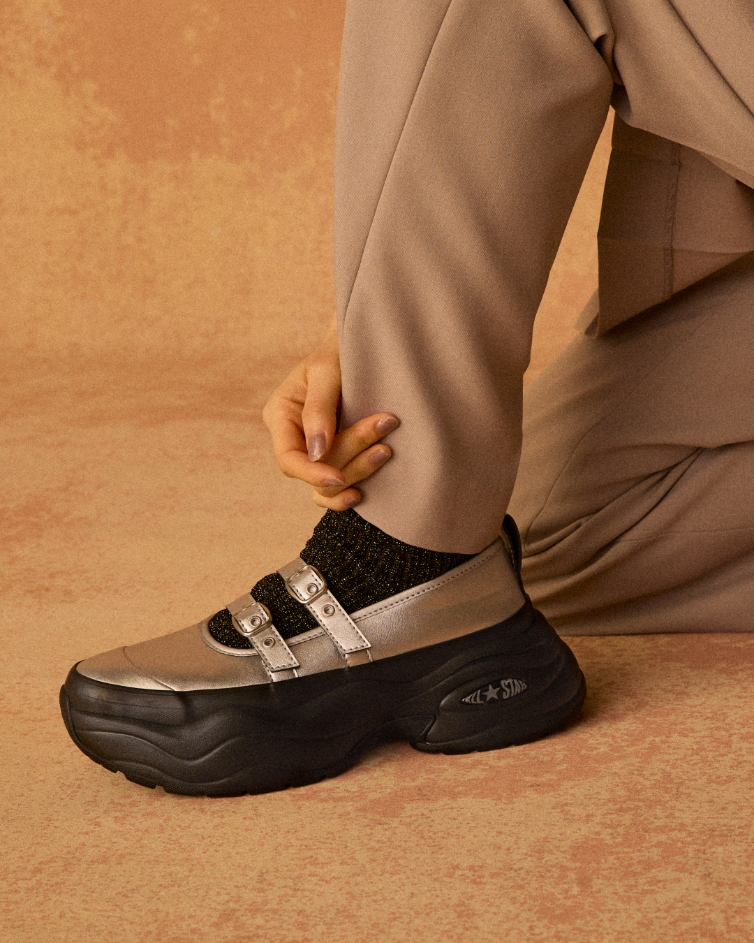 【Focus Store】預購 Converse All Star Surgetrainer MJ St Ox "Silver/Black" 銀黑 瑪莉珍 31315660