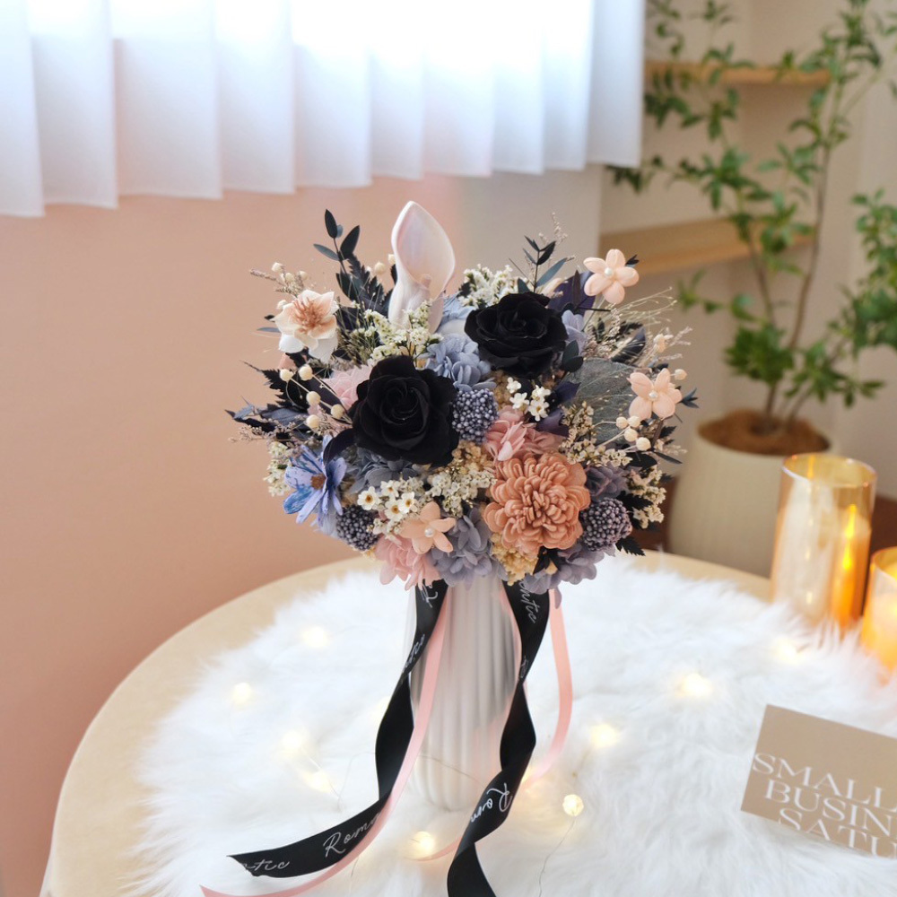 灰黑＋奶茶粉色永生花 新娘捧花
