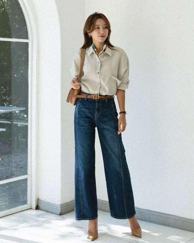 【顯瘦腿長的側斜線拼接造型直筒牛仔褲】( L 現貨)