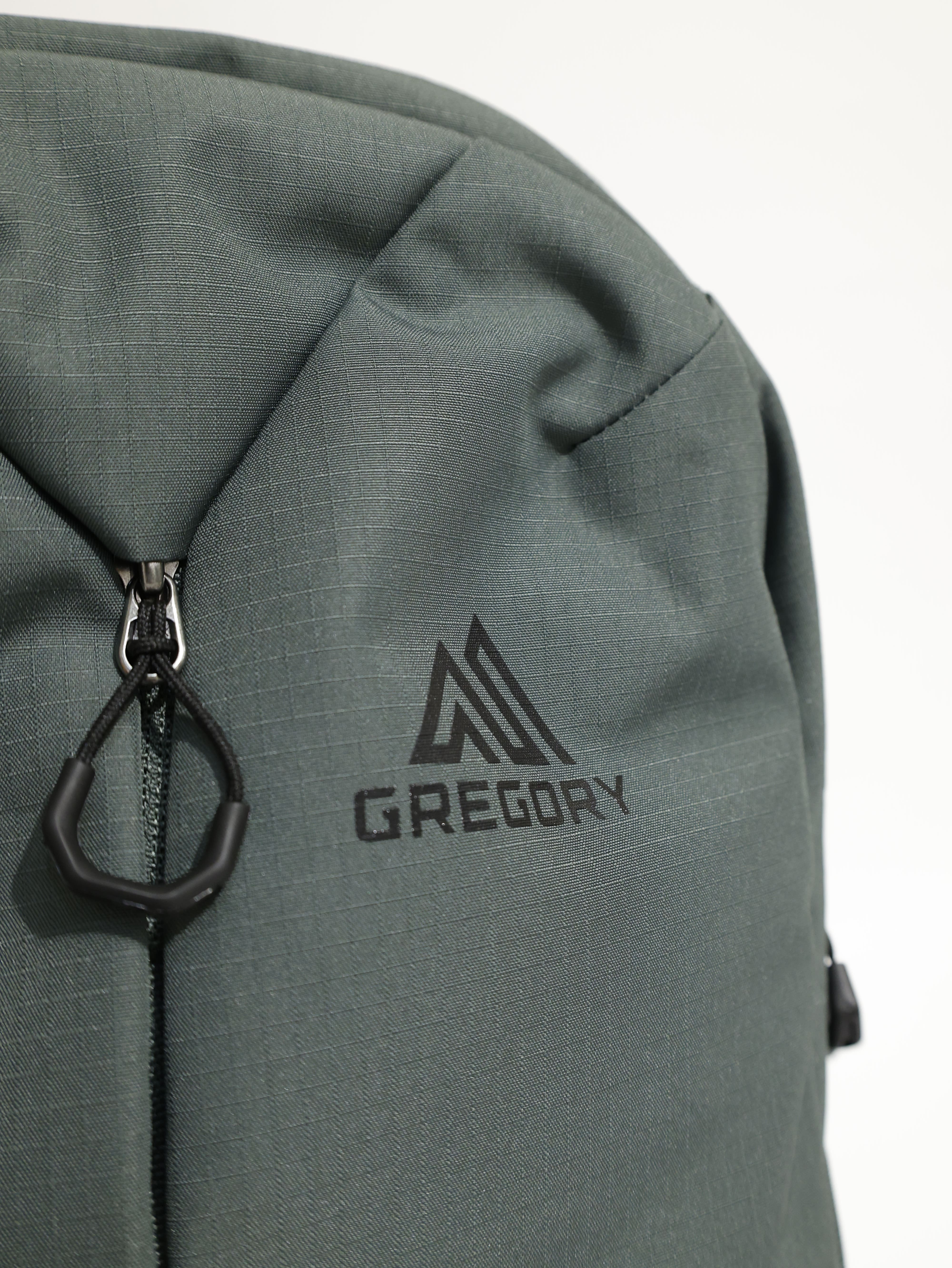 GREGORY 28L RHUNE 多功能電腦背包 瑞士綠 GG150945-A655