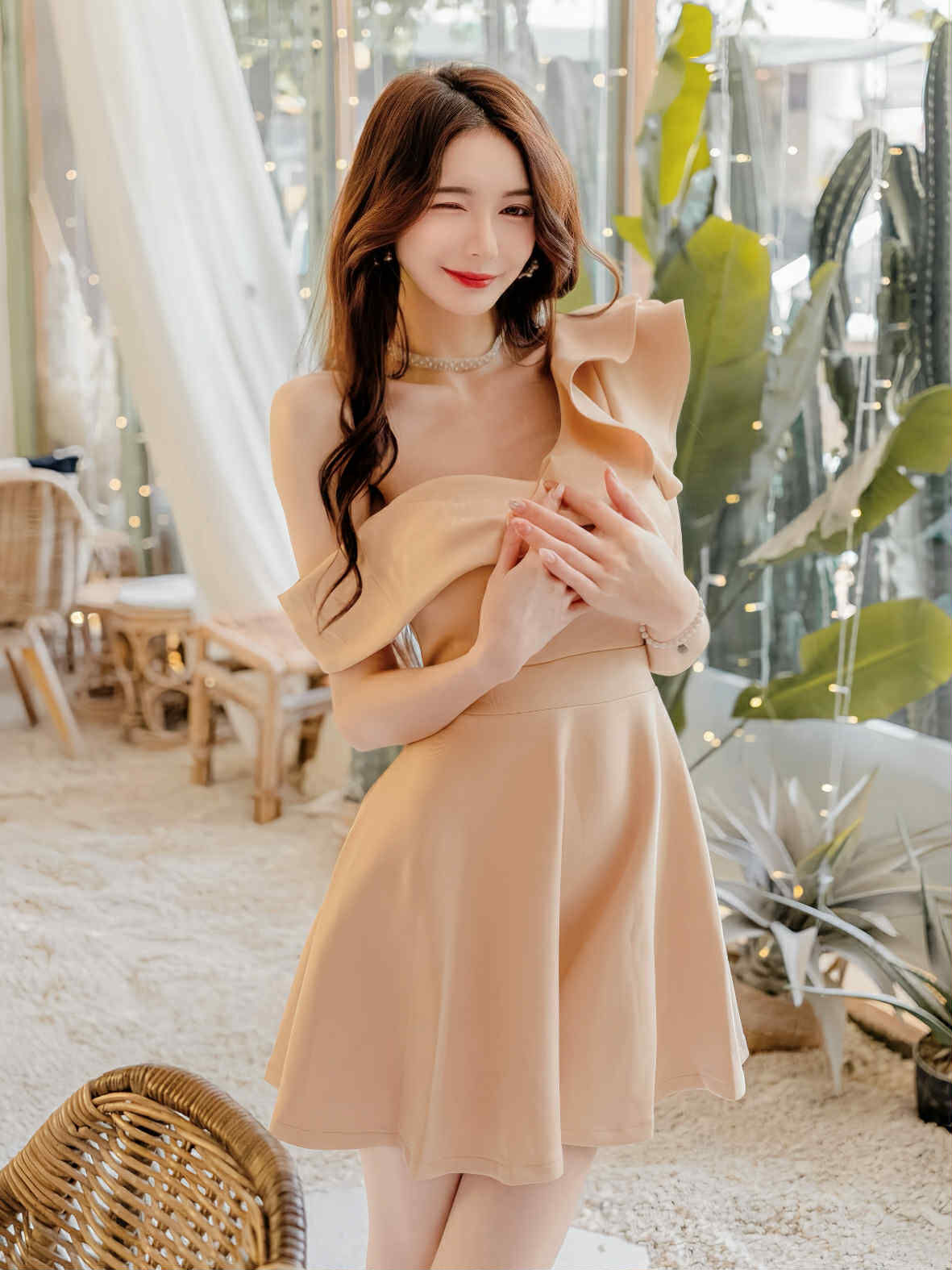 🤍浪漫荷葉斜肩傘擺洋裝（杏色S/M）