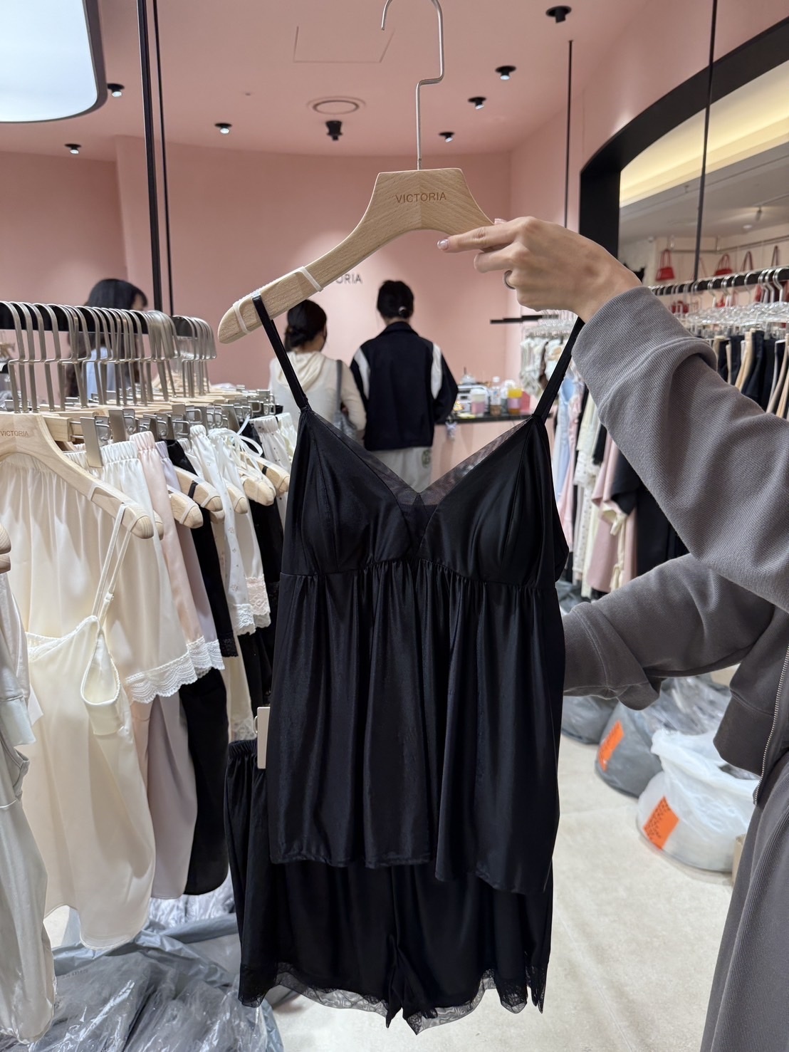 【韓國連線款】舒服絲感成套睡衣（背心+短褲）