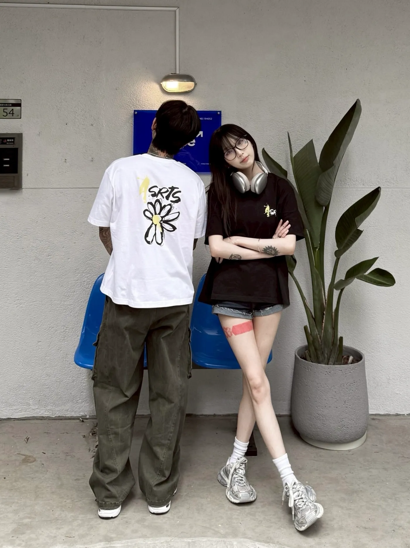 手繪 小花 寬短 BOXY 短袖