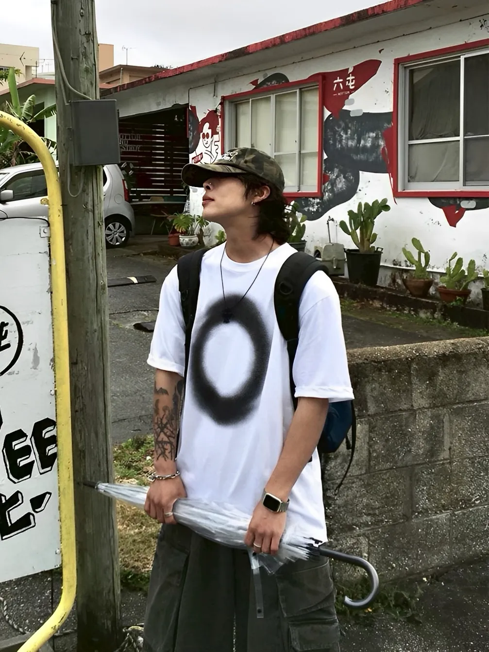 LIZI 噴漆 設計 寬鬆 落肩 短袖