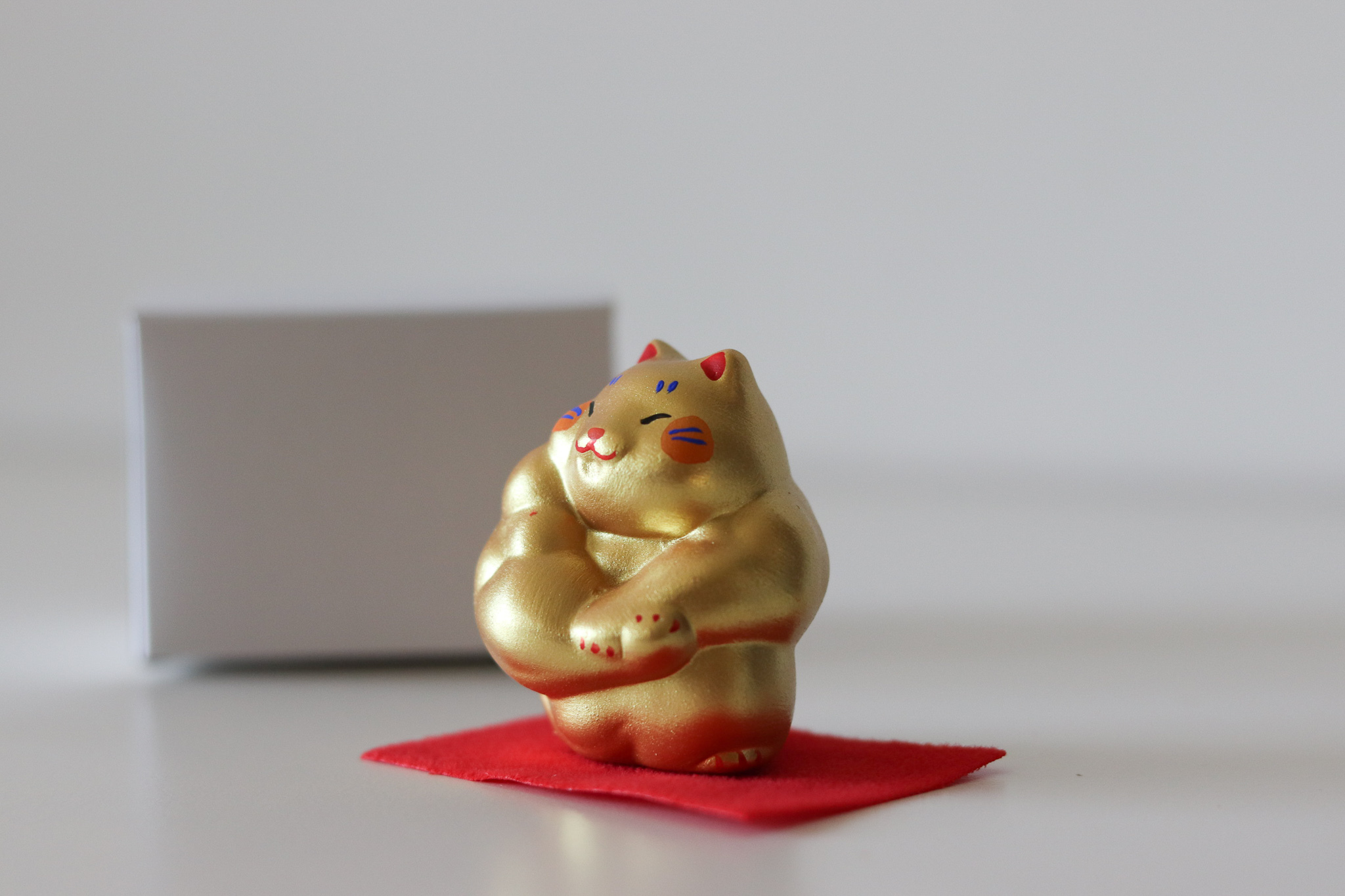 日本 龍虎堂 剛腕 招財貓(小/展示二頭肌)