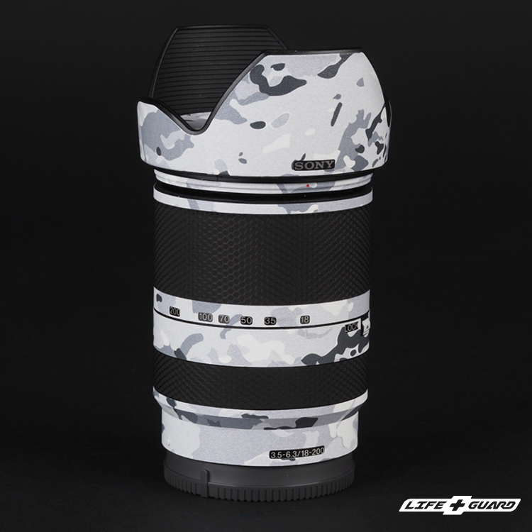 LIFE+GUARD 鏡頭貼膜側面展示圖，LIFE+GUARD 風格設計