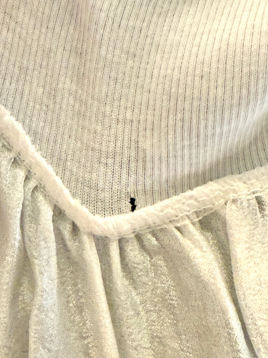 【瑕疵】平口花苞上衣-白