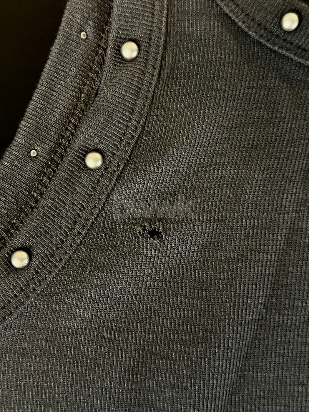 【瑕疵】鉚釘綴飾背心-炭灰
