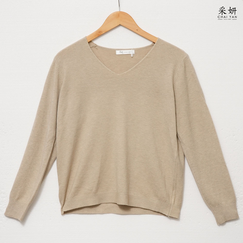 素面針織寬鬆V領長袖上衣